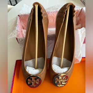 NEW TORY BURCH FLATS